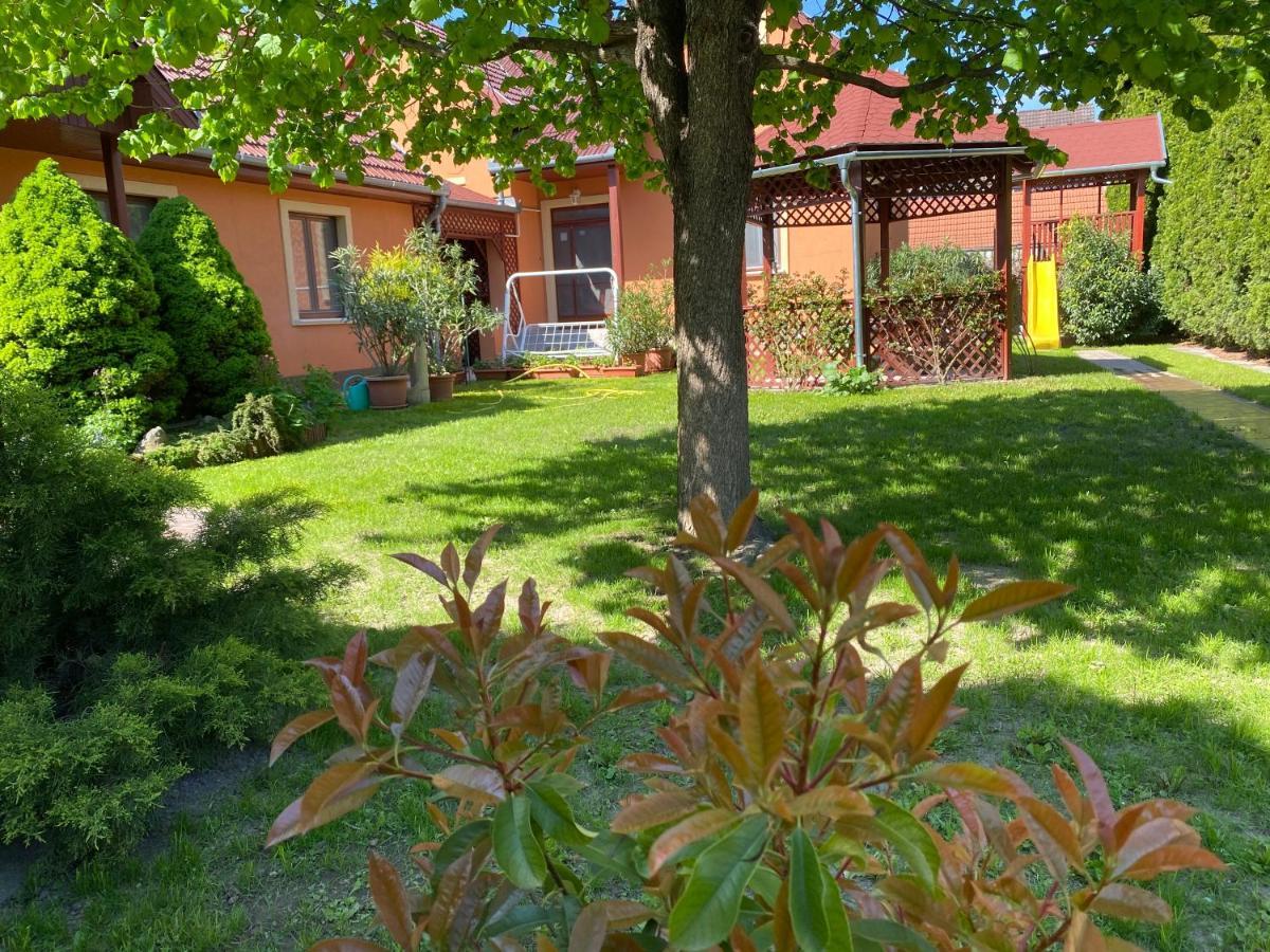 Apartman Dora Hajduszoboszlo Exterior photo