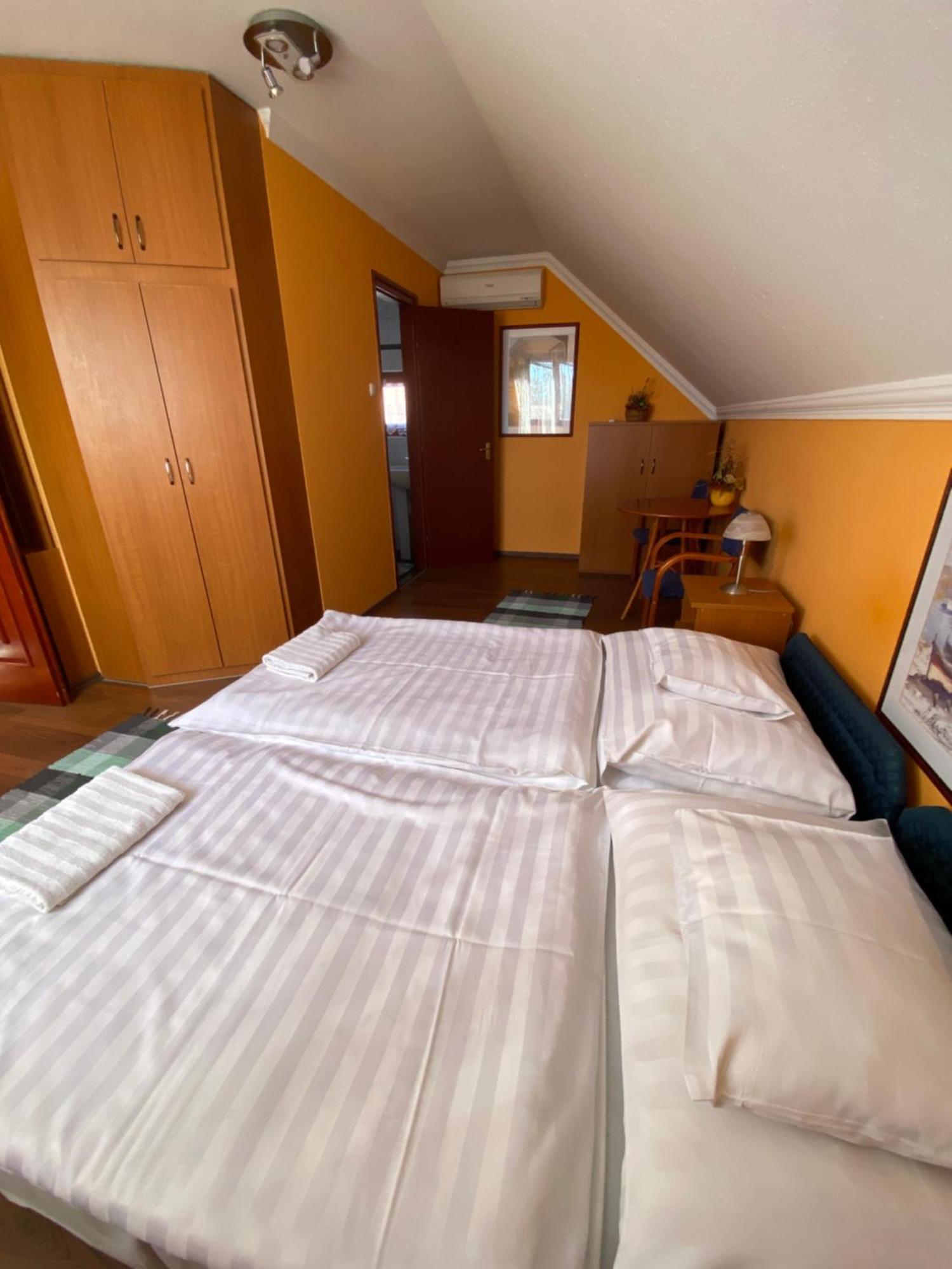 Apartman Dora Hajduszoboszlo Exterior photo